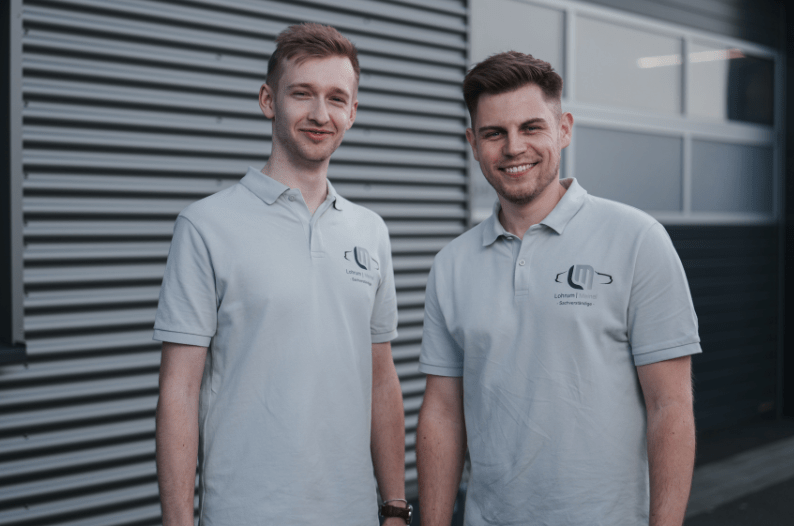 Kfz-Sachverständige Alexander Lohrum und Fabian Meinel von LM Classics in Andernach